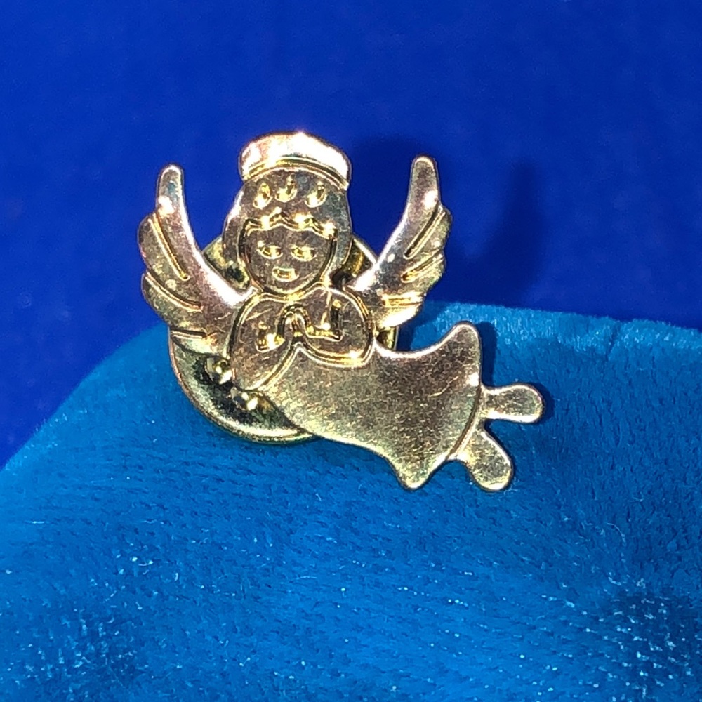 πΌπ»πΌπ»πΌπ» Angel Pin - Picture 4 of 6